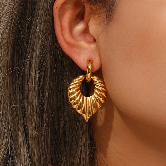 Boutique Jewelry - Chunky Palm Leaf Drop Statement Earrings With 18K Gold Plating